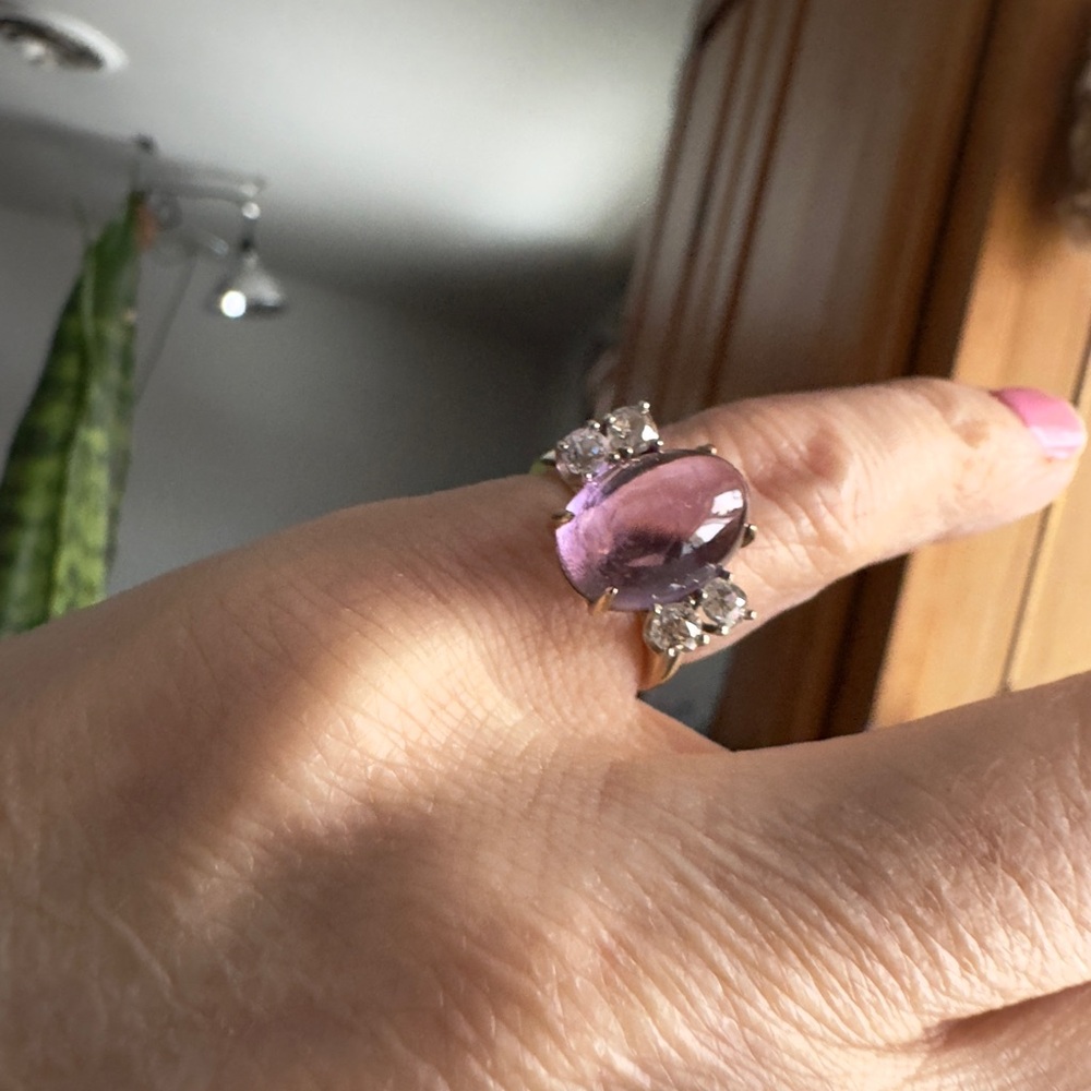 14k Sugarloaf Amethyst & Diamonds Ring - Picture 6 of 7